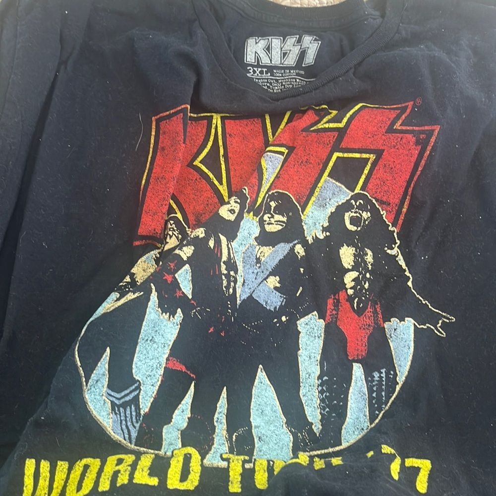 KISS World Tour '77 shirt
